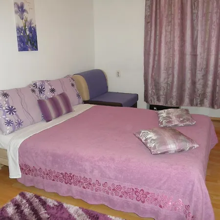 Dino Apartment *